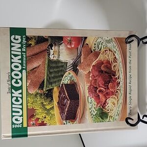 Taste of Home 2005 Quick Cooking Annual Recipes Cookbook-352 pages - 730 Recipes